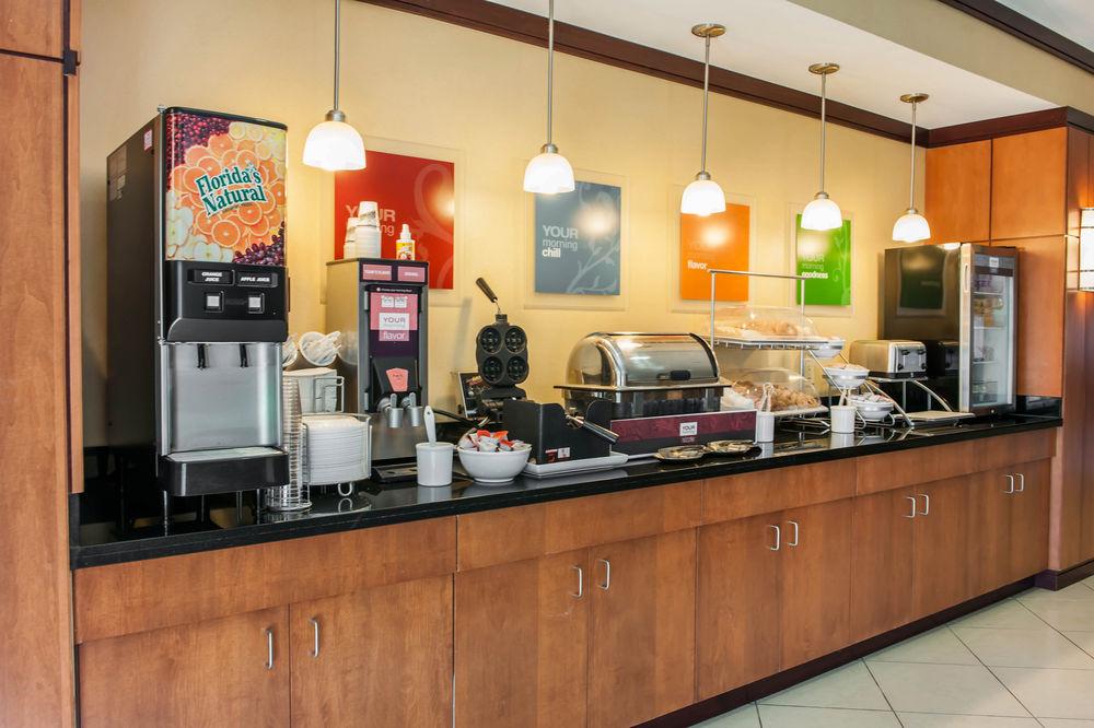 Comfort Suites Southport Εξωτερικό φωτογραφία