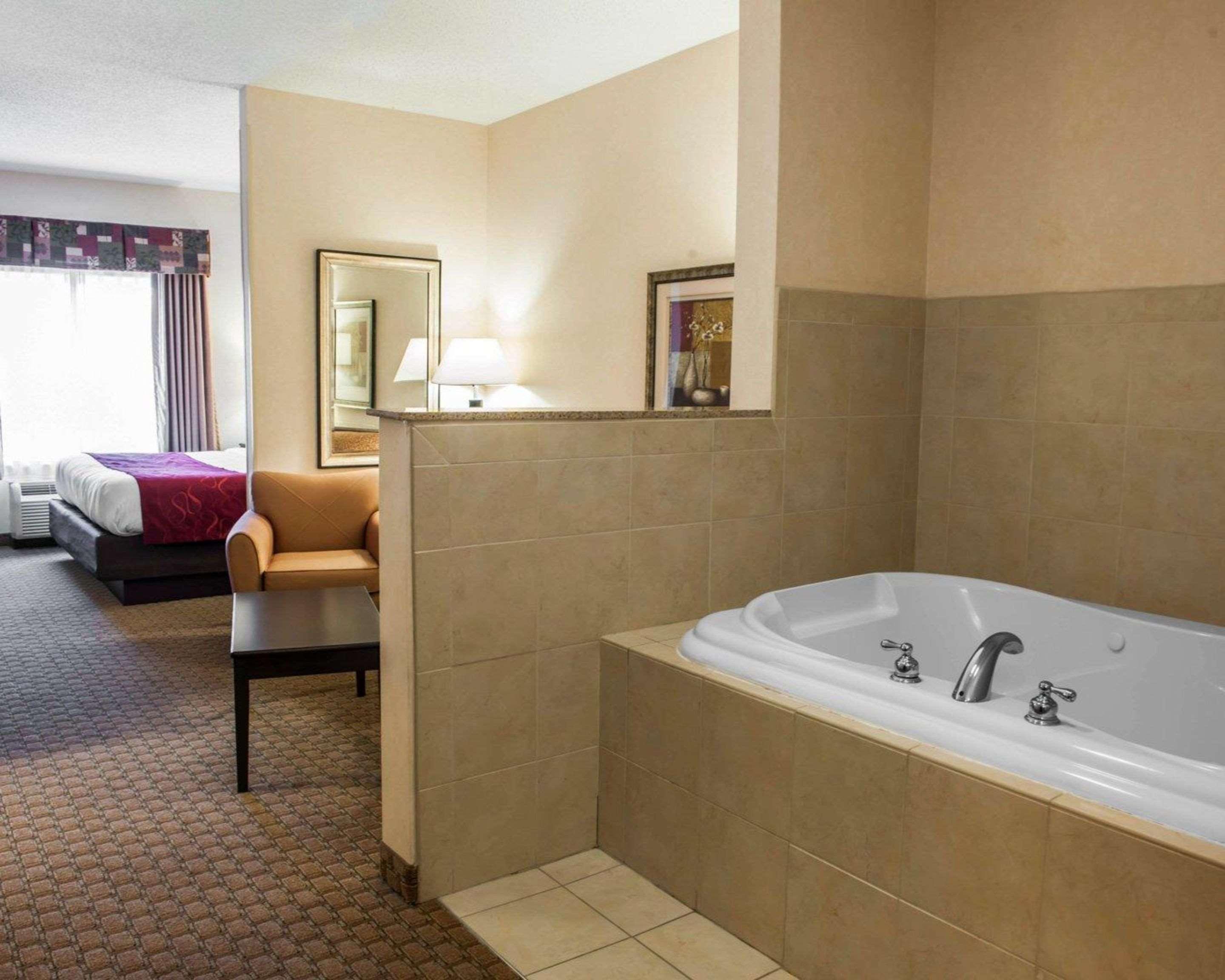 Comfort Suites Southport Εξωτερικό φωτογραφία